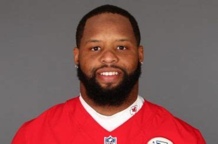 Anthony Hitchens Contract, Age, College, Parents, Salary, Net Worth, 40 Time, Teams, PFF Grade