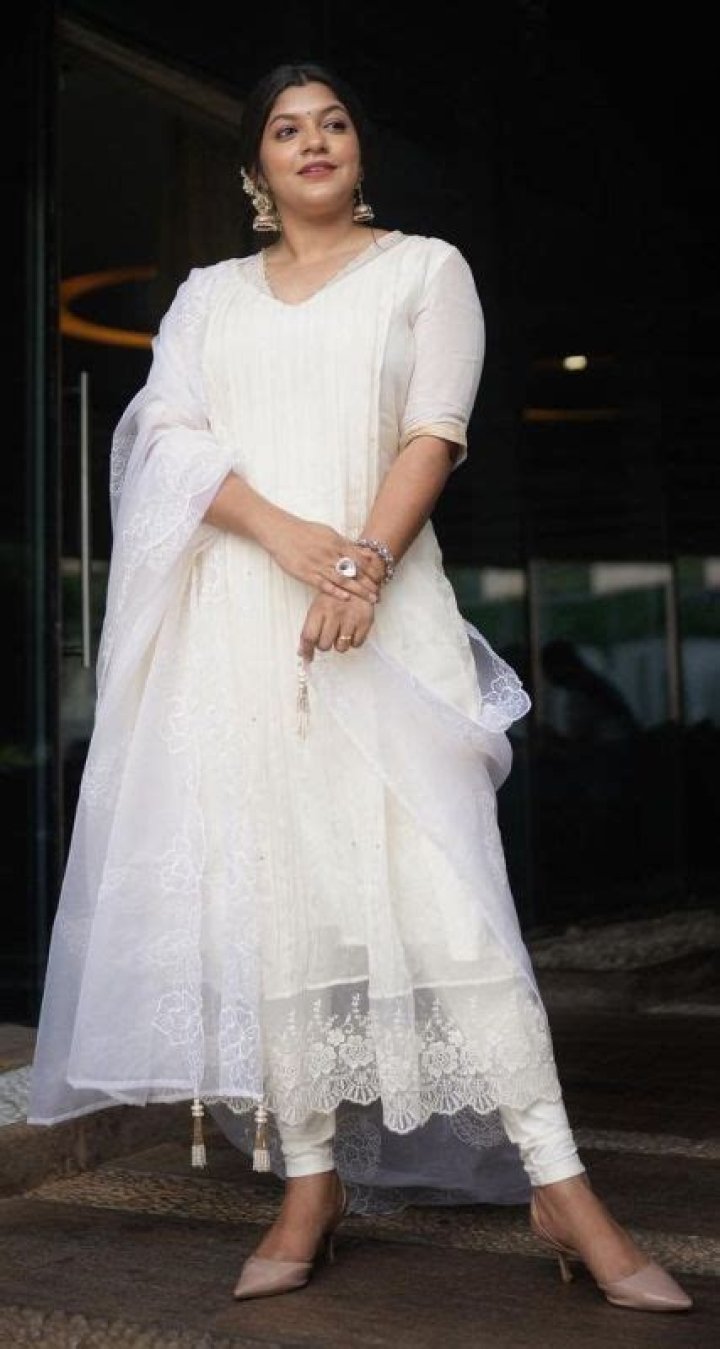 Aparna Sharma Height, Weight, Net Worth, Age, Birthday, Wikipedia, Who, Instagram, Biography