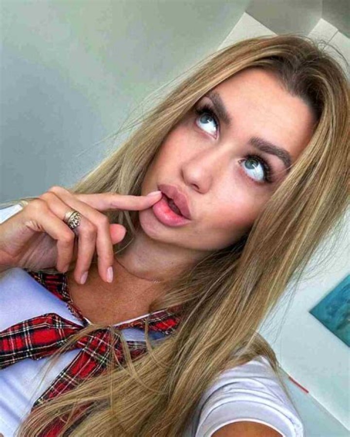 
Babyuni Height, Weight, Net Worth, Age, Birthday, Wikipedia, Who, Nationality, Biography 