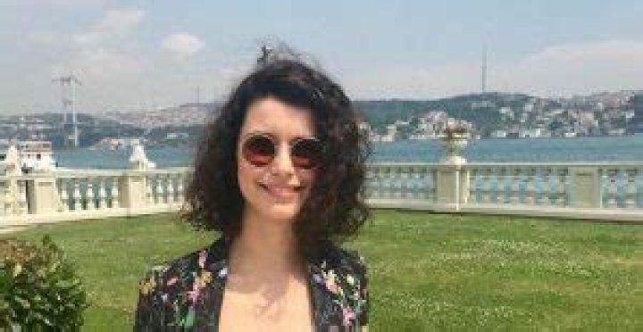 Beren Saat Height, Weight, Measurements, Bra Size, Shoe Size