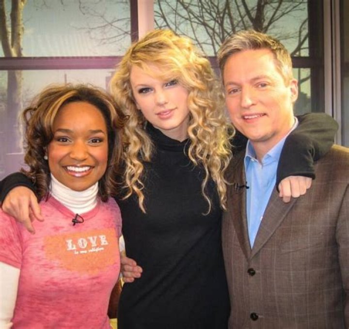 Bill Henley Wife, Age, Bio, Family, Married, Net Worth, Salary, NBC Philadelphia