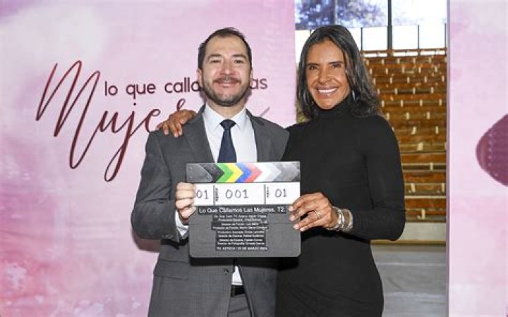 Elisa Salinas Net Worth