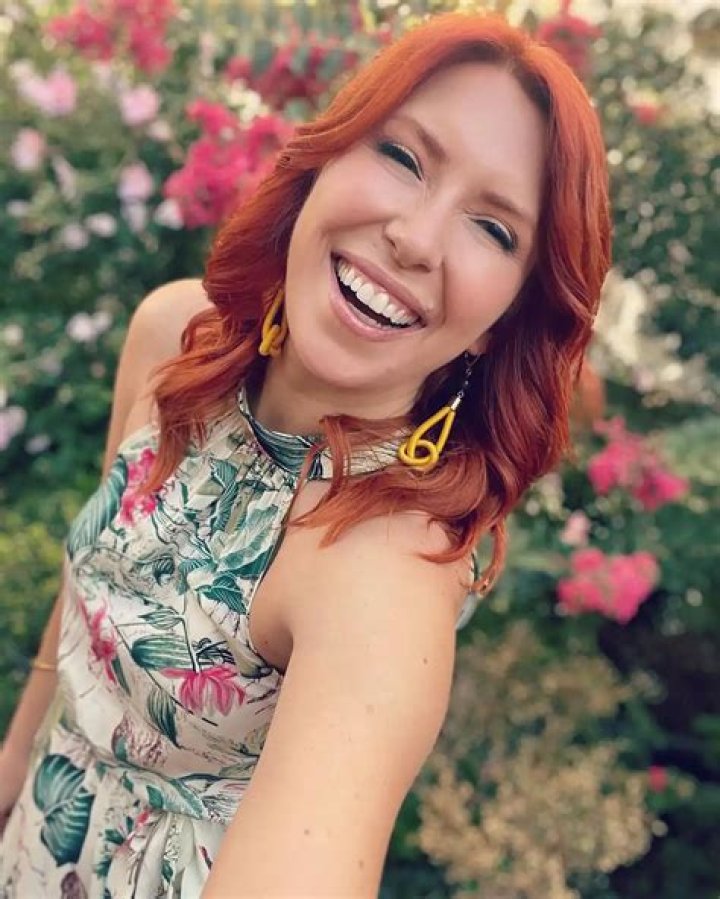 Elizabeth Maxwell Net Worth