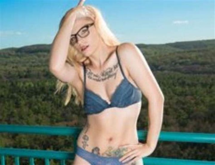 Erin Leigh Net Worth