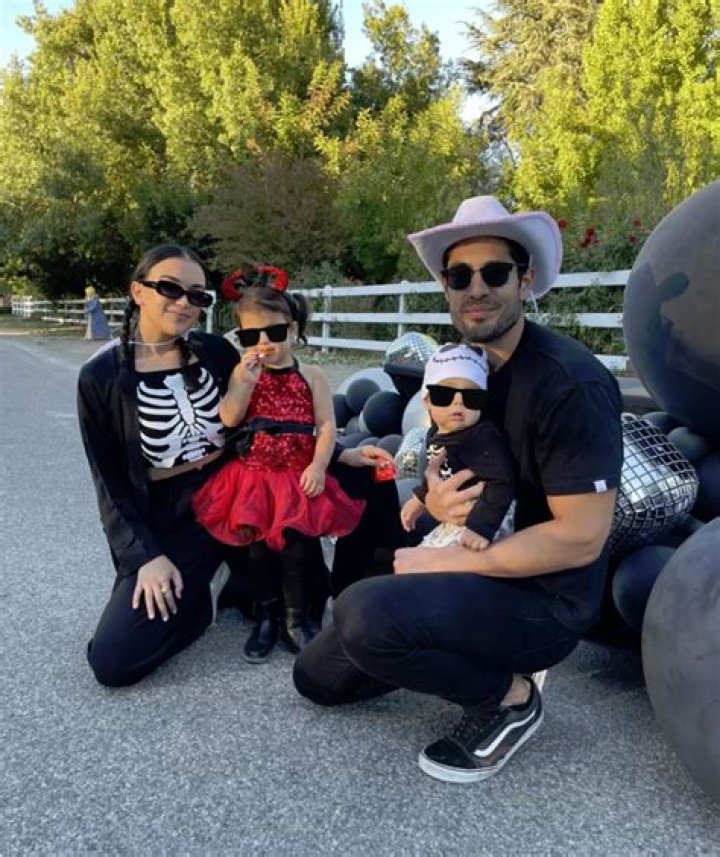 Fely Irvine Age, Husband, Net Worth, Baby, Instagram, Parents, Wiki