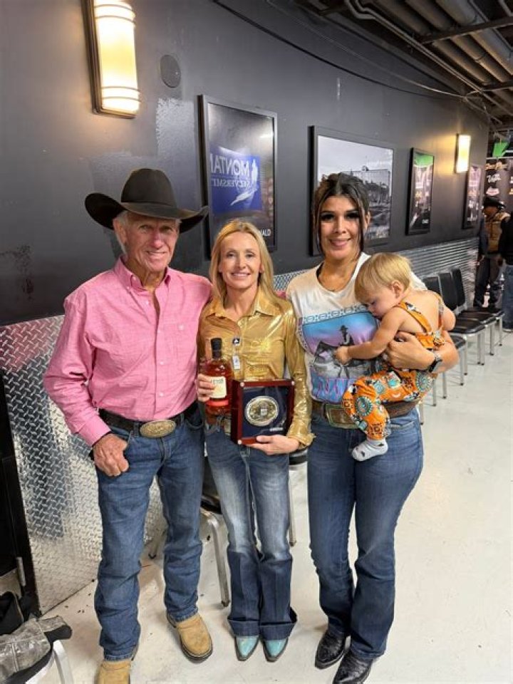 Gary Leffew Wife Alexis Esperanza Martinez, Was He Arrested In Bandera County?