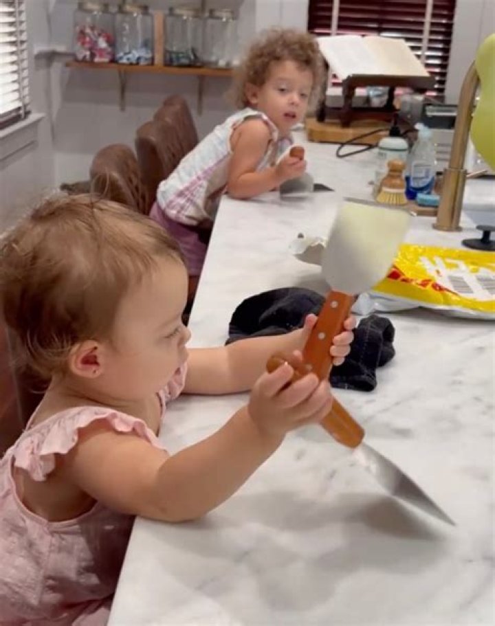 Is Ashley Cordray Pregnant? Meet The New Baby Of Actress On Instagram