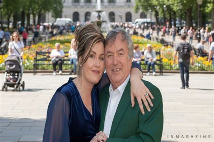 
Is Liza Tarbuck Married? Actress Low Key Relationship And Ever Present Husband 