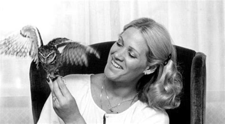 Joan Embery Net Worth