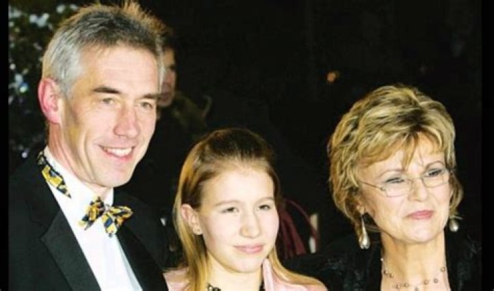 Julie Walters Bio/Wiki, Age, Husband, Daughter, Movies, Harry Potter and Young