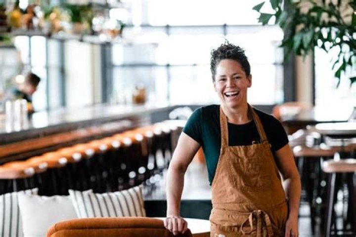 Stephanie Izard Net Worth