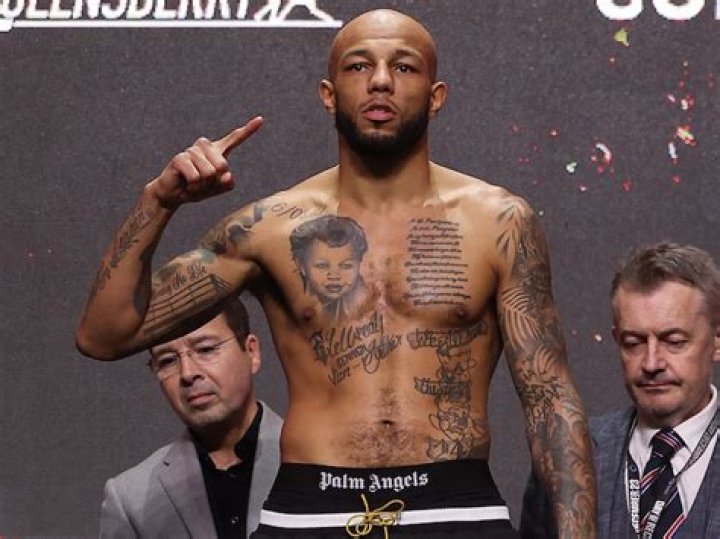
UFC Champion Lyndon Arthur Has Gotten Tattoos In Honor Of His Loved One 