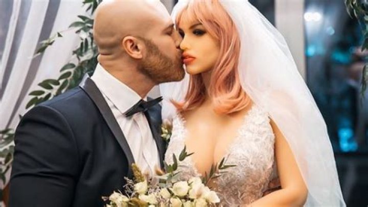 Who Is Yuri Tolochko? His Wife Age, Wiki Biography, , Instagram, Wedding: 10 Facts